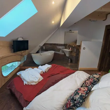 Guest house Wrzosowy Dwor - *